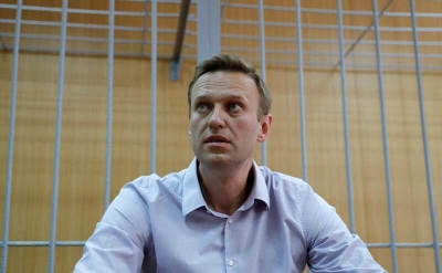Соратники Навального сообщают, что тело политика отказываются везти из морга в церковь